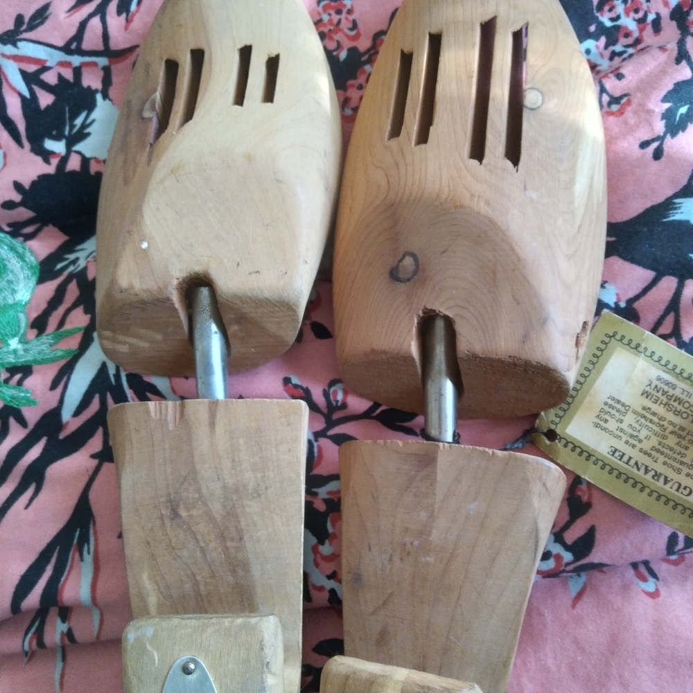 Wooden shoe saver stretcher size 7 to 10
